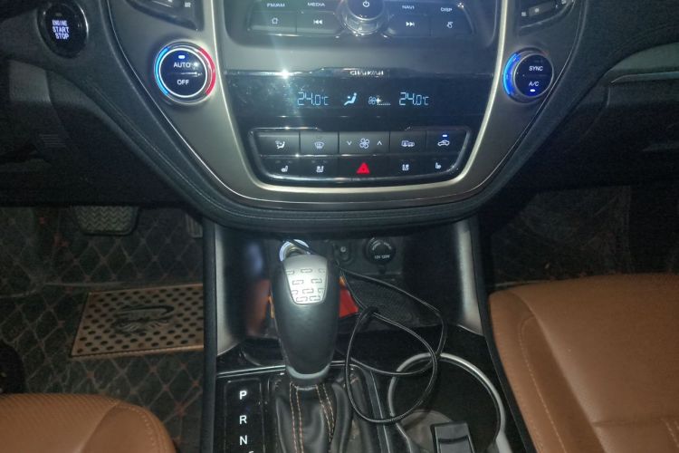 Used CHANGAN CS95 2017 2.0T Four-Wheel Drive ZhiZun Edition Audio And AC Panel
