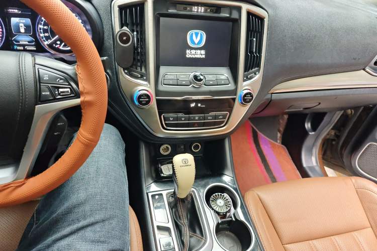 Used CHANGAN CS95 2017 2.0T Two-Wheel Drive Zhitu Edition Audio And AC Panel