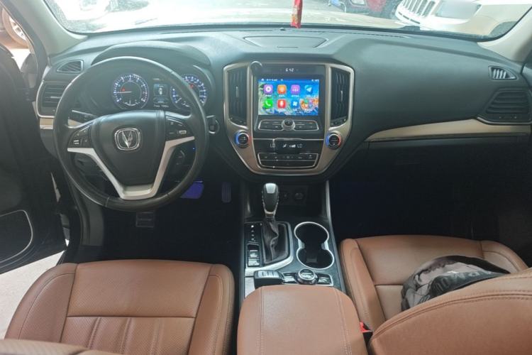 Used CHANGAN CS95 2017 2.0T Two-Wheel Drive Zhiyuan Edition Center Console
