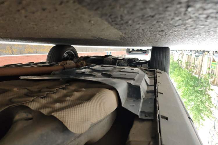 Used CHANGAN CS95 2017 2.0T Two-Wheel Drive Zhitu Edition Chassis Rear