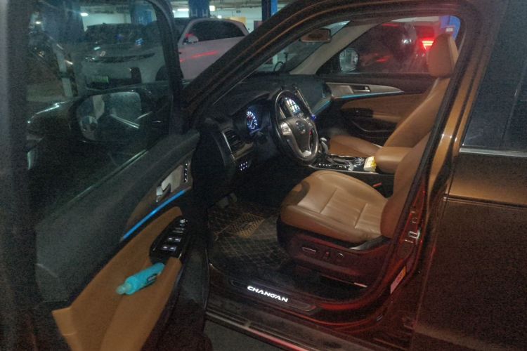 Used CHANGAN CS95 2017 2.0T Four-Wheel Drive ZhiZun Edition Driver Seat