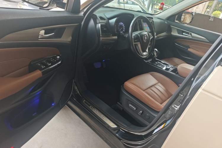 Used CHANGAN CS95 2017 2.0T Two-Wheel Drive Zhiyuan Edition Driver Seat