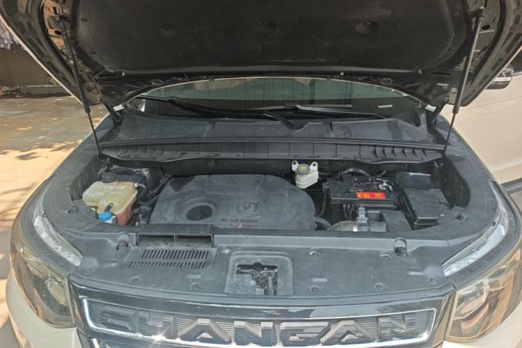 Used CHANGAN CS95 2017 2.0T Two-Wheel Drive Zhiyuan Edition Engine Bay