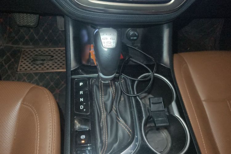 Used CHANGAN CS95 2017 2.0T Four-Wheel Drive ZhiZun Edition Gear Lever