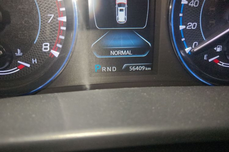 Used CHANGAN CS95 2017 2.0T Four-Wheel Drive ZhiZun Edition Odometer Close Up