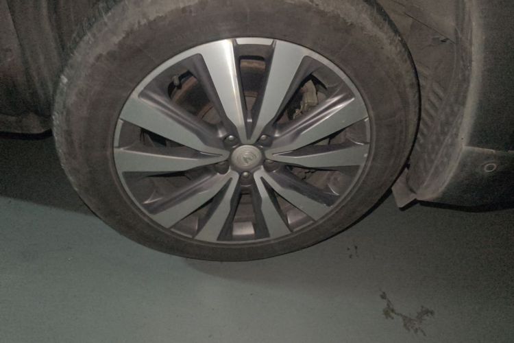 Used CHANGAN CS95 2017 2.0T Four-Wheel Drive ZhiZun Edition Right Front Wheel Hub