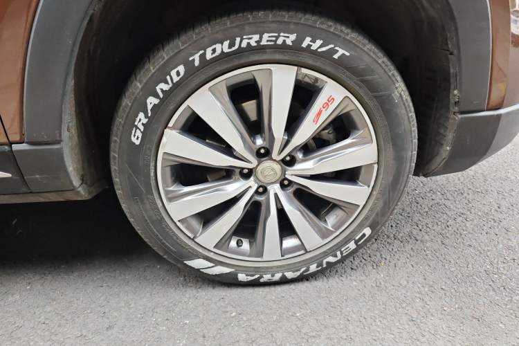 Used CHANGAN CS95 2017 2.0T Two-Wheel Drive Zhitu Edition Right Front Wheel Hub