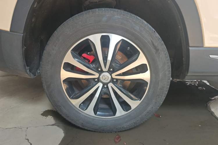 Used CHANGAN CS95 2017 2.0T Two-Wheel Drive Zhiyuan Edition Right Rear Wheel Hub