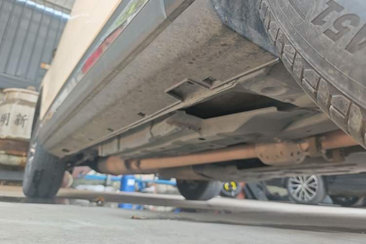 Used CHANGAN CS95 2017 2.0T Two-Wheel Drive Zhiyuan Edition Right Side Sill