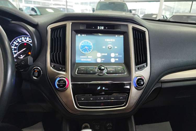 Used CHANGAN CS95 2018 2.0T Two-Wheel Drive Glory Edition Audio And AC Panel