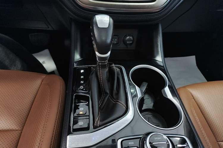 Used CHANGAN CS95 2018 2.0T Two-Wheel Drive Glory Edition Gear Lever