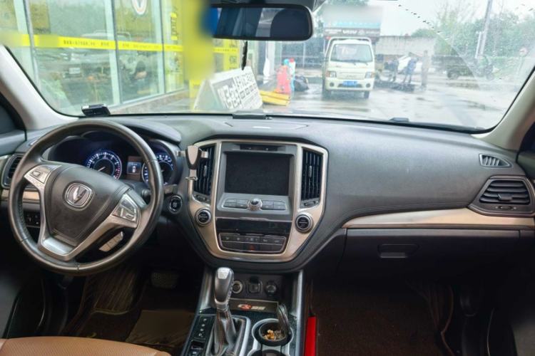 Used CHANGAN CS95 2018 2.0T Four-Wheel Drive Glory Edition Interior 1
