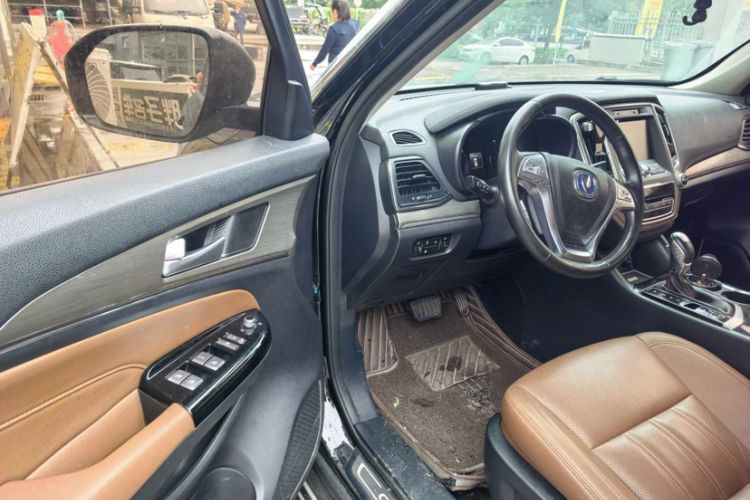 Used CHANGAN CS95 2018 2.0T Four-Wheel Drive Glory Edition Interior 2