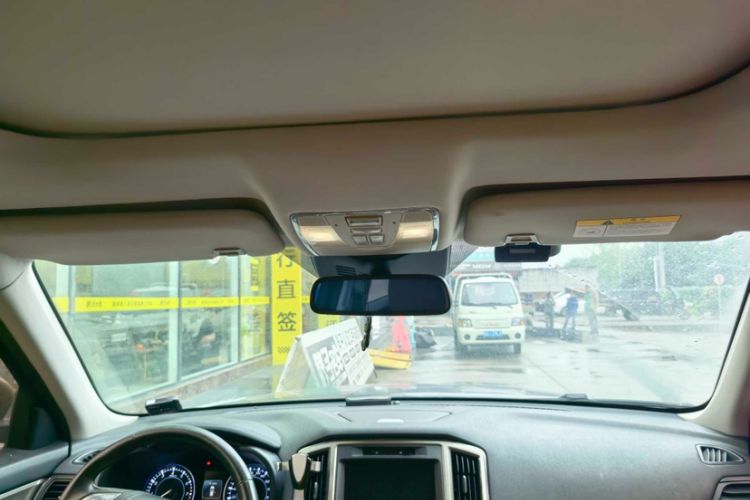Used CHANGAN CS95 2018 2.0T Four-Wheel Drive Glory Edition Interior 3