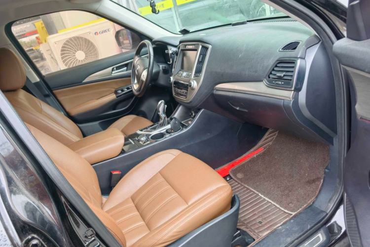 Used CHANGAN CS95 2018 2.0T Four-Wheel Drive Glory Edition Interior 4