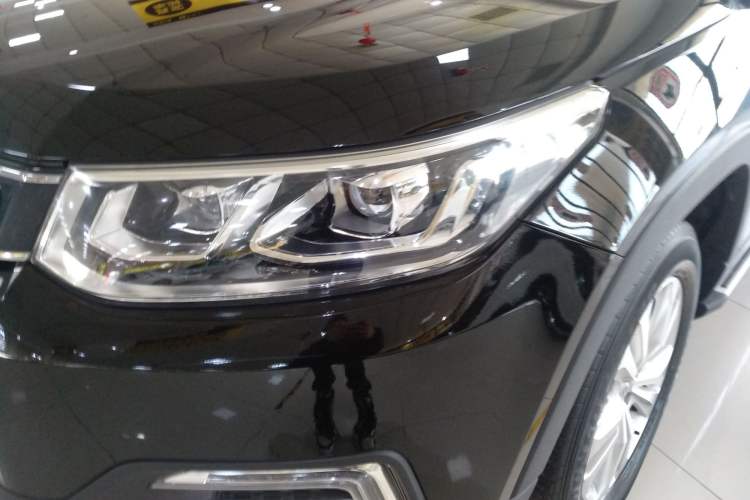 Used CHANGAN CS95 2018 2.0T Four-Wheel Drive Glory Edition Left Front Headlight