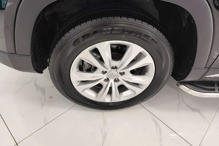 Used CHANGAN CS95 2018 2.0T Two-Wheel Drive Glory Edition Left Front Wheel Hub
