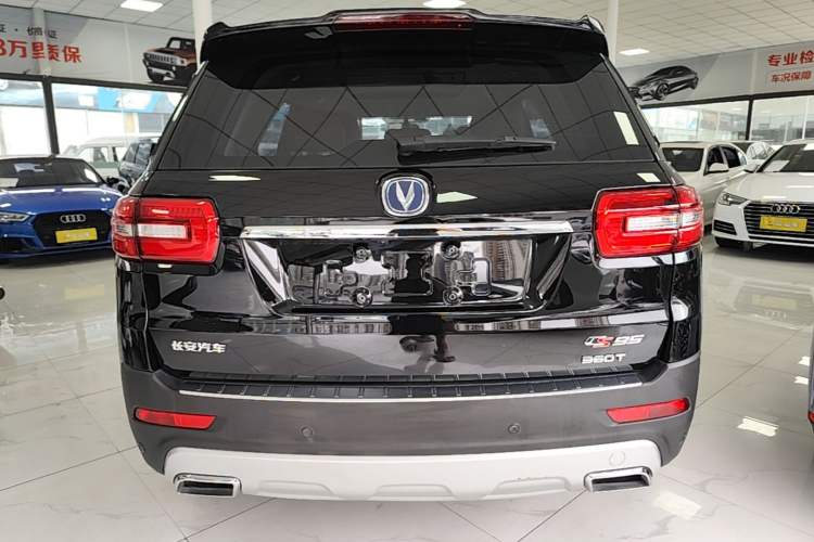 Used CHANGAN CS95 2018 2.0T Two-Wheel Drive Glory Edition Rear