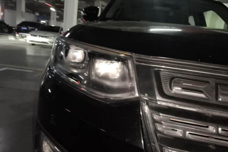 Used CHANGAN CS95 2018 2.0T Four-Wheel Drive Glory Edition Right Front Headlight
