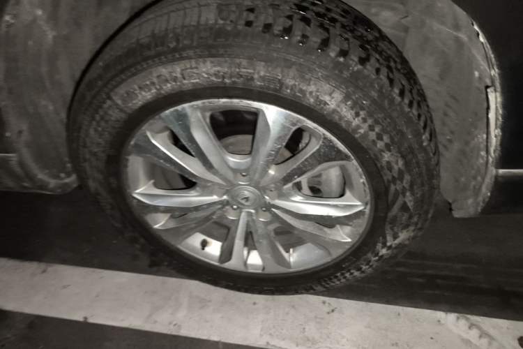 Used CHANGAN CS95 2018 2.0T Four-Wheel Drive Glory Edition Right Front Wheel Hub