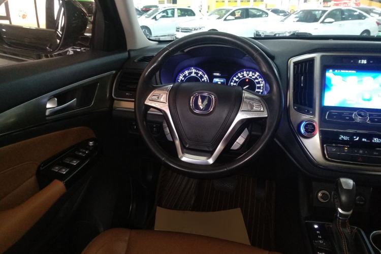 Used CHANGAN CS95 2018 2.0T Four-Wheel Drive Glory Edition Steering Wheel