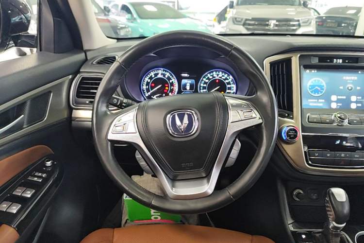 Used CHANGAN CS95 2018 2.0T Two-Wheel Drive Glory Edition Steering Wheel