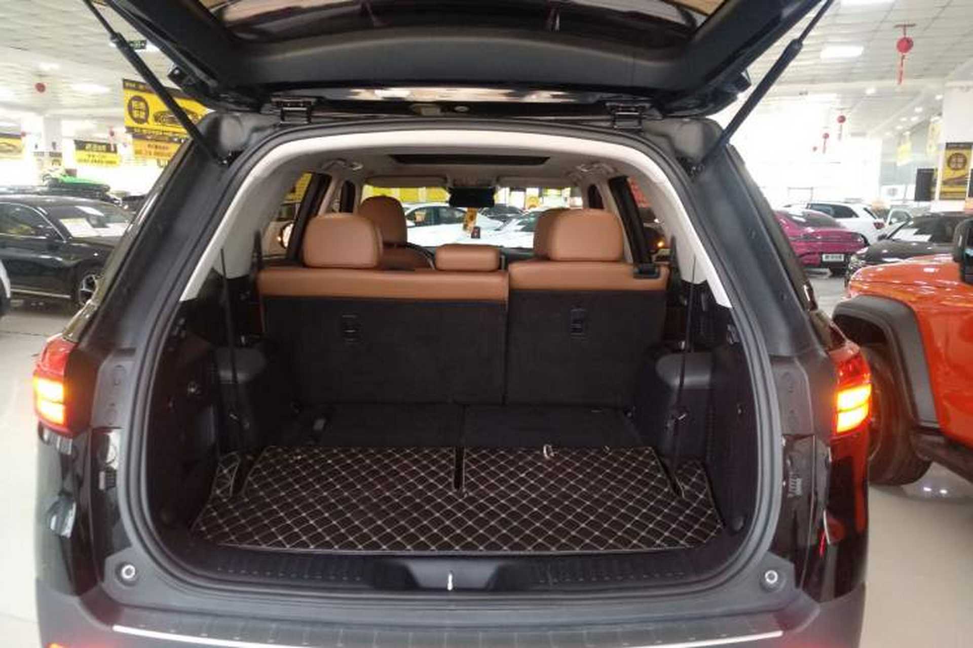 Used CHANGAN CS95 2018 2.0T Four-Wheel Drive Glory Edition Trunk