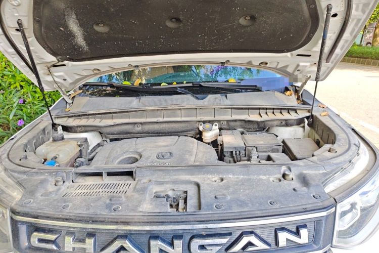 Used CHANGAN CS95 2018 2.0T Four-Wheel Drive Glory Edition Engine Bay