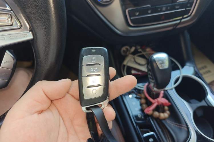 Used CHANGAN CS95 2018 2.0T Four-Wheel Drive Glory Edition Interior 1