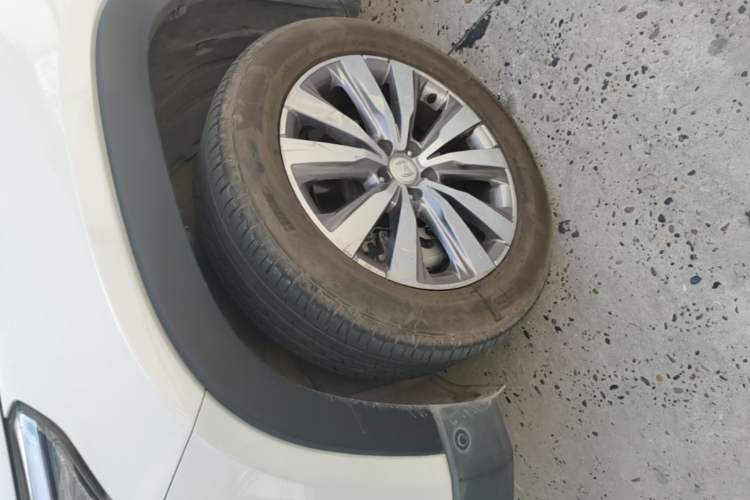 Used CHANGAN CS95 2018 2.0T Four-Wheel Drive Glory Edition Left Front Wheel Hub