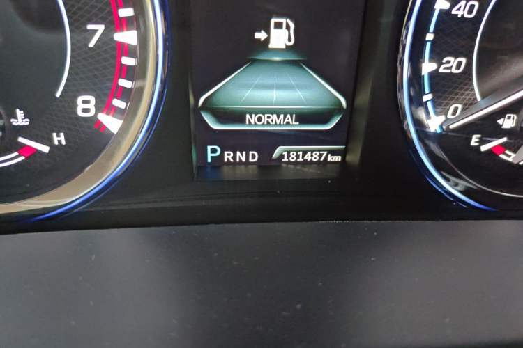 Used CHANGAN CS95 2018 2.0T Four-Wheel Drive Glory Edition Odometer Close Up