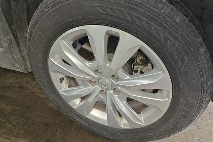 Used CHANGAN CS95 2018 2.0T Four-Wheel Drive Glory Edition Right Front Wheel Hub