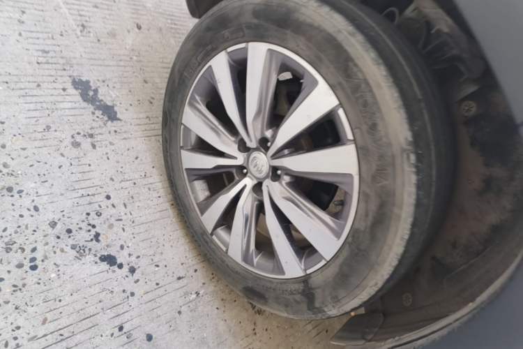Used CHANGAN CS95 2018 2.0T Four-Wheel Drive Glory Edition Right Rear Wheel Hub