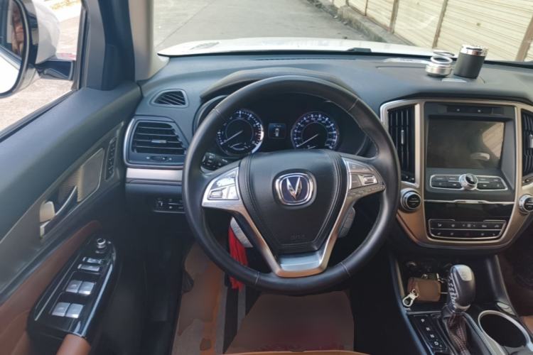 Used CHANGAN CS95 2018 2.0T Four-Wheel Drive Glory Edition Steering Wheel