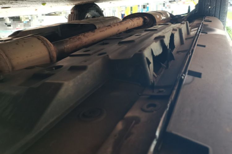 Used CHANGAN CS95 2019 2.0T Two-Wheel-Drive Luxury Version Chassis Front Right