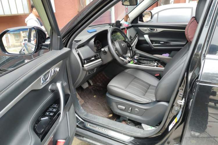 Used CHANGAN CS95 2019 2.0T Four-Wheel Drive Luxury Version Driver Seat