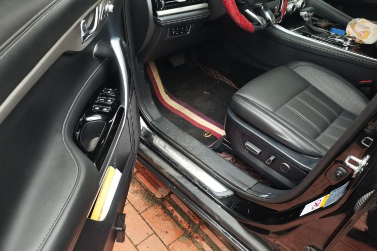 Used CHANGAN CS95 2019 2.0T Two-Wheel-Drive Luxury Version Driver Seat