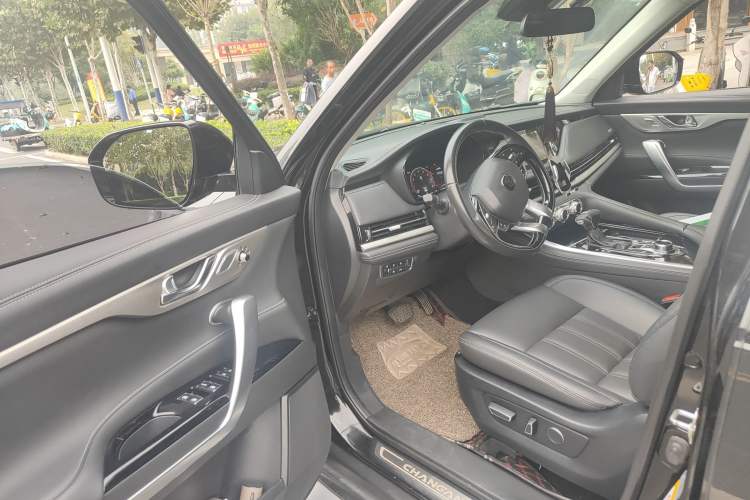 Used CHANGAN CS95 2019 2.0T Two-Wheel-Drive Luxury Version Driver Seat