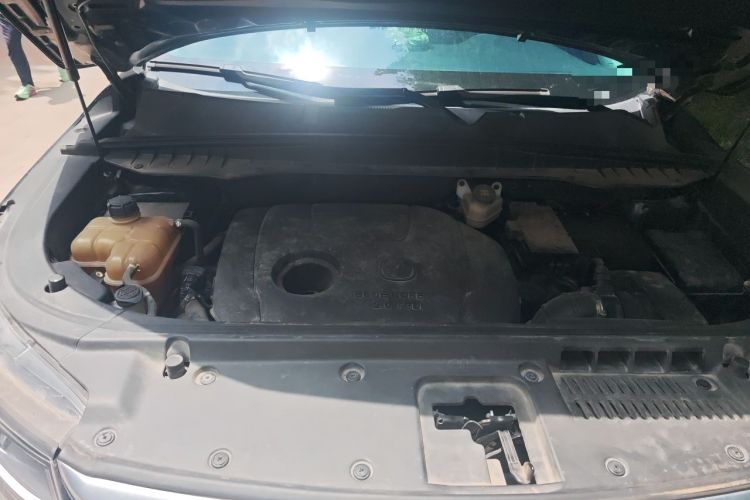 Used CHANGAN CS95 2019 2.0T Two-Wheel-Drive Luxury Version Engine Bay