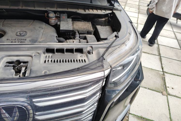 Used CHANGAN CS95 2019 2.0T Four-Wheel Drive Luxury Version Engine Bay Left