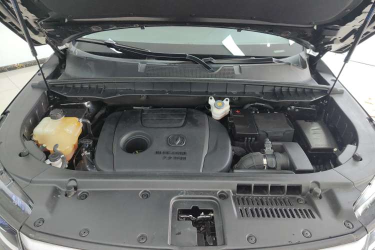 Used CHANGAN CS95 2019 2.0T Two-Wheel-Drive Luxury Version Engine Bay