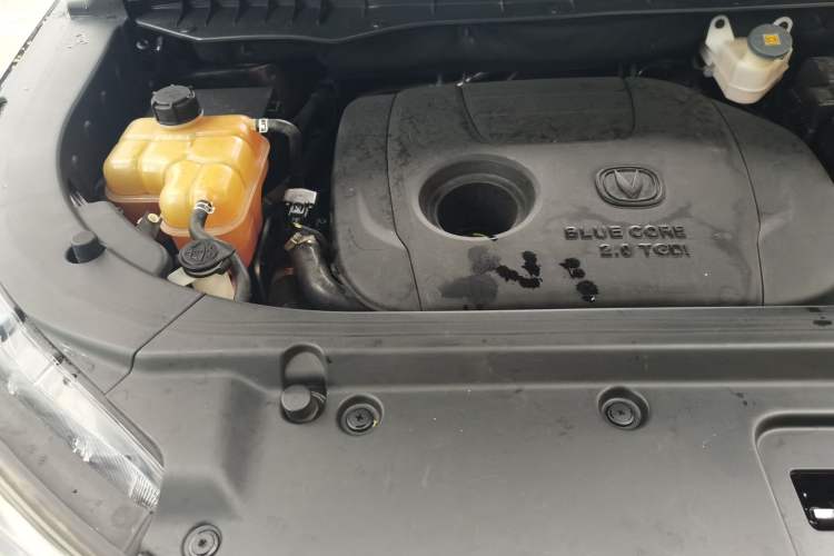 Used CHANGAN CS95 2019 2.0T Two-Wheel-Drive Luxury Version Engine Bay Right