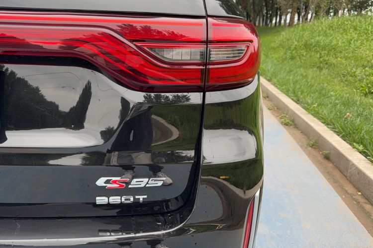 Used CHANGAN CS95 2019 2.0T Two-Wheel-Drive Luxury Version Exterior 7