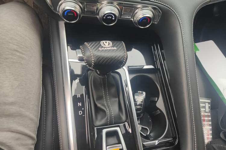 Used CHANGAN CS95 2019 2.0T Two-Wheel-Drive Luxury Version Gear Lever