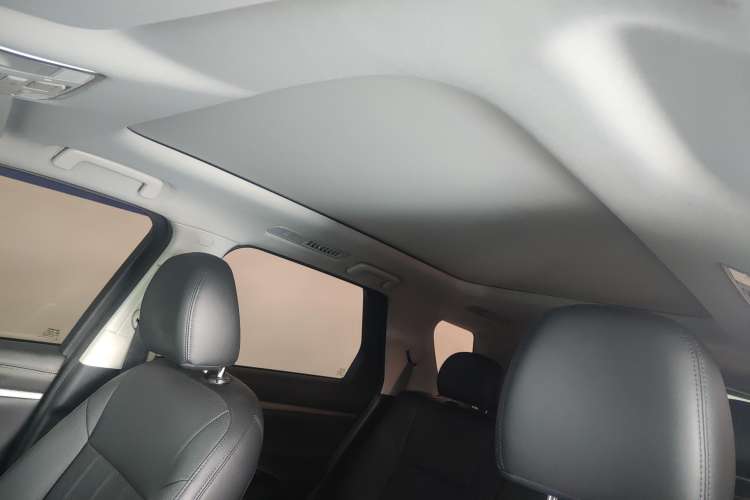 Used CHANGAN CS95 2019 2.0T Two-Wheel-Drive Luxury Version Headliner