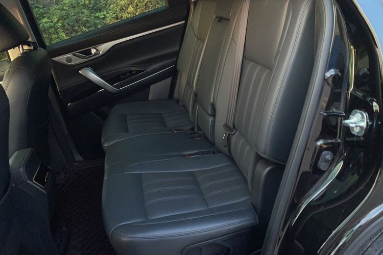 Used CHANGAN CS95 2019 2.0T Two-Wheel-Drive Luxury Version Interior 1