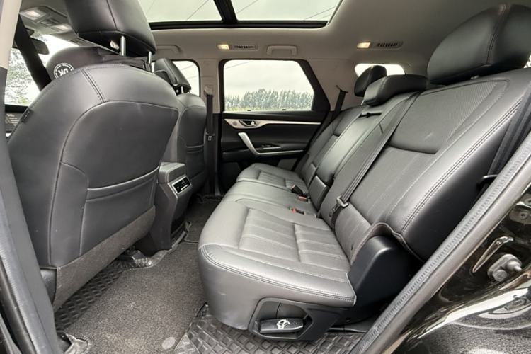 Used CHANGAN CS95 2019 2.0T Two-Wheel-Drive Luxury Version Interior 1