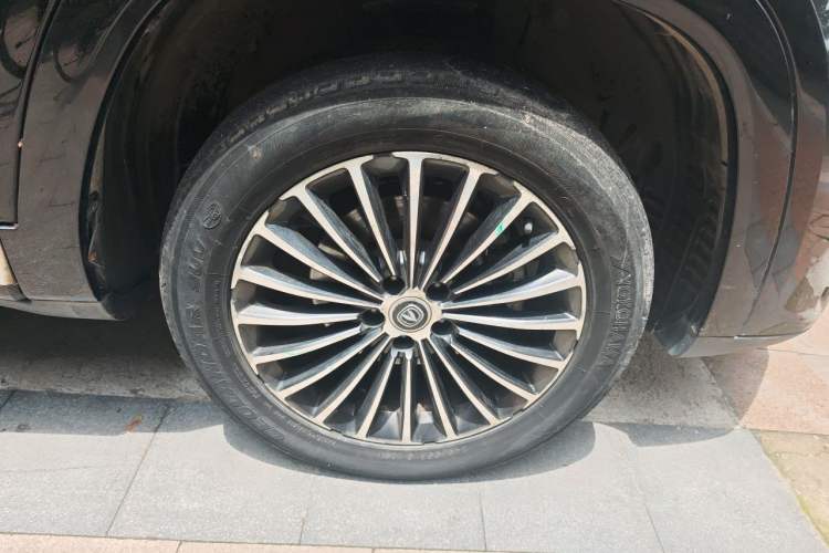 Used CHANGAN CS95 2019 2.0T Two-Wheel-Drive Luxury Version Right Front Wheel Hub