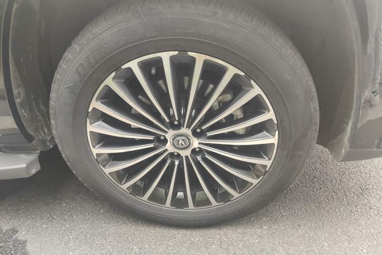 Used CHANGAN CS95 2019 2.0T Two-Wheel-Drive Luxury Version Right Front Wheel Hub