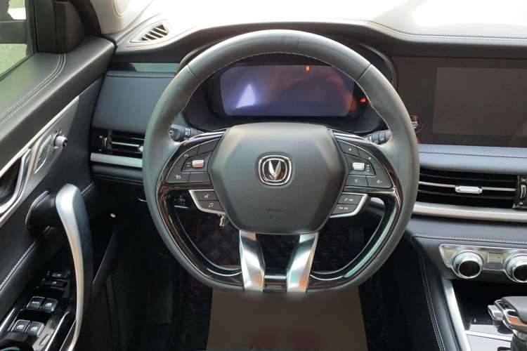 Used CHANGAN CS95 2019 2.0T Two-Wheel-Drive Luxury Version Steering Wheel